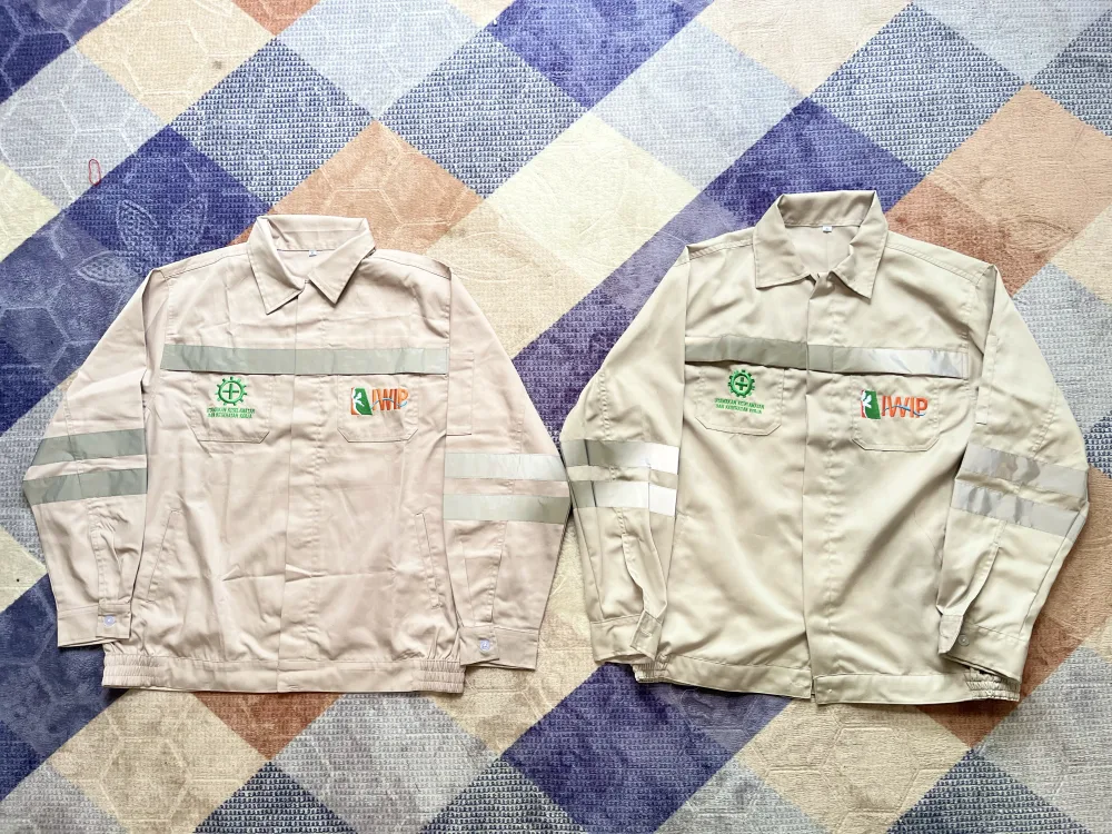 Kemeja seragam safety lapangan IWIP bahan drill dengan double scotchlite